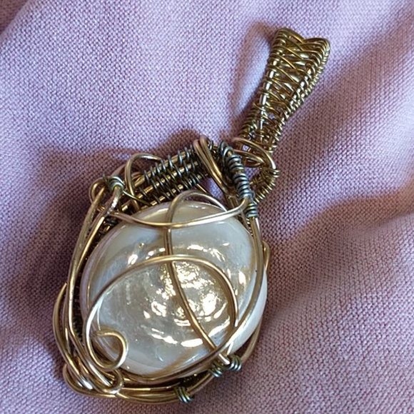 NWT 🇨🇦 Handcrafted in Canada Glass Moonstone Pendant - Picture 2 of 3